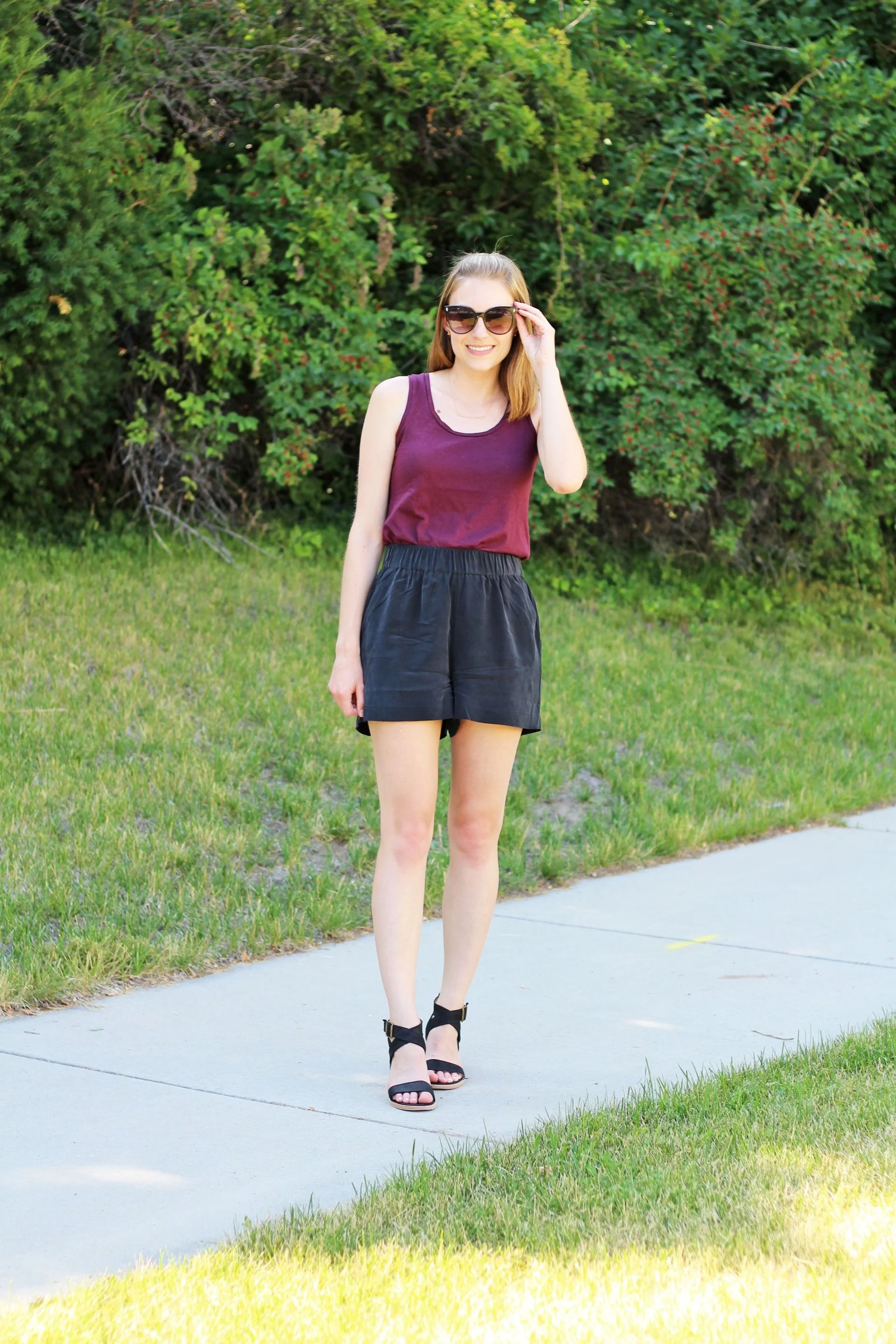 12 Black Shorts Outfit Ideas
